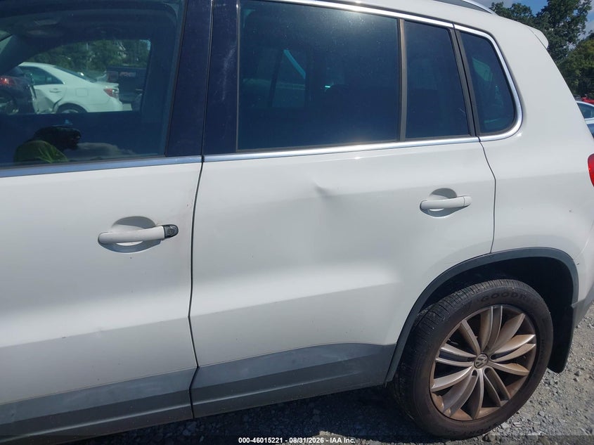 2010 VOLKSWAGEN TIGUAN auction photo 6