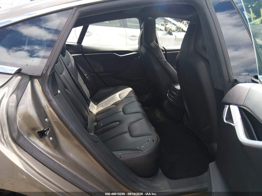 TESLA MODEL S - zdjęcie 8