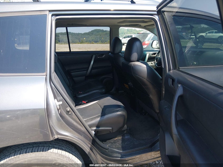 2010 TOYOTA HIGHLANDER auction photo 8