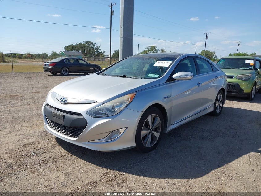 2011 HYUNDAI SONATA HYBRID auction photo 2