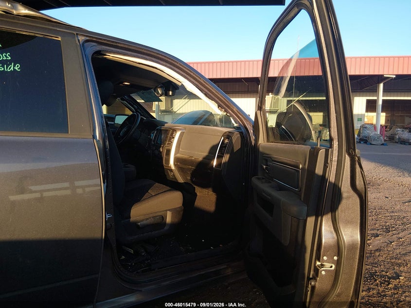 2019 RAM 1500 CLASSIC auction photo 5