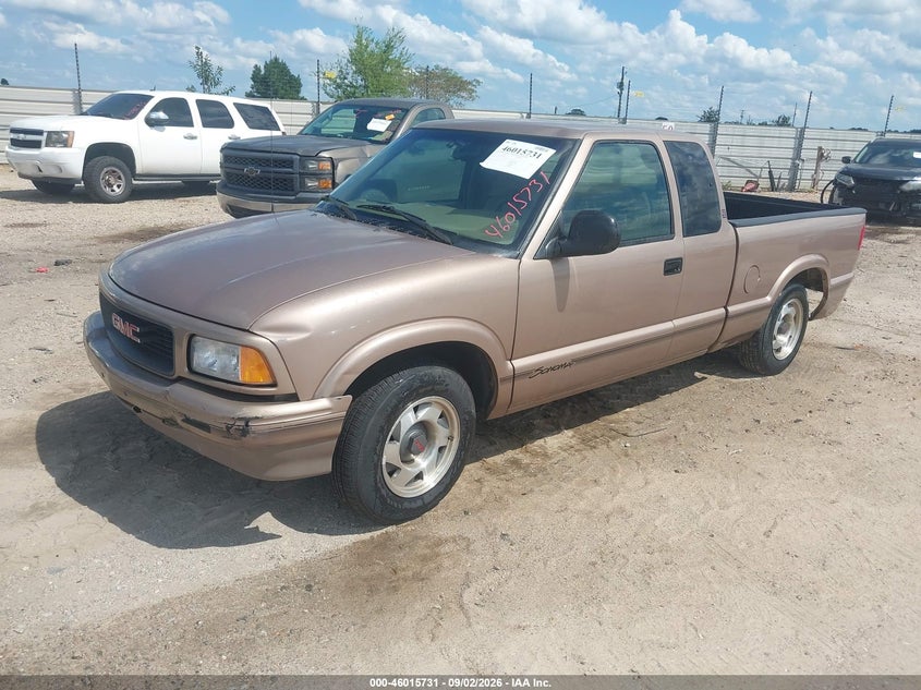 1997 GMC Sonoma, Normal Wear & Tear, IAAI, VIN 1GTCS19X4V8526590 — photo 2