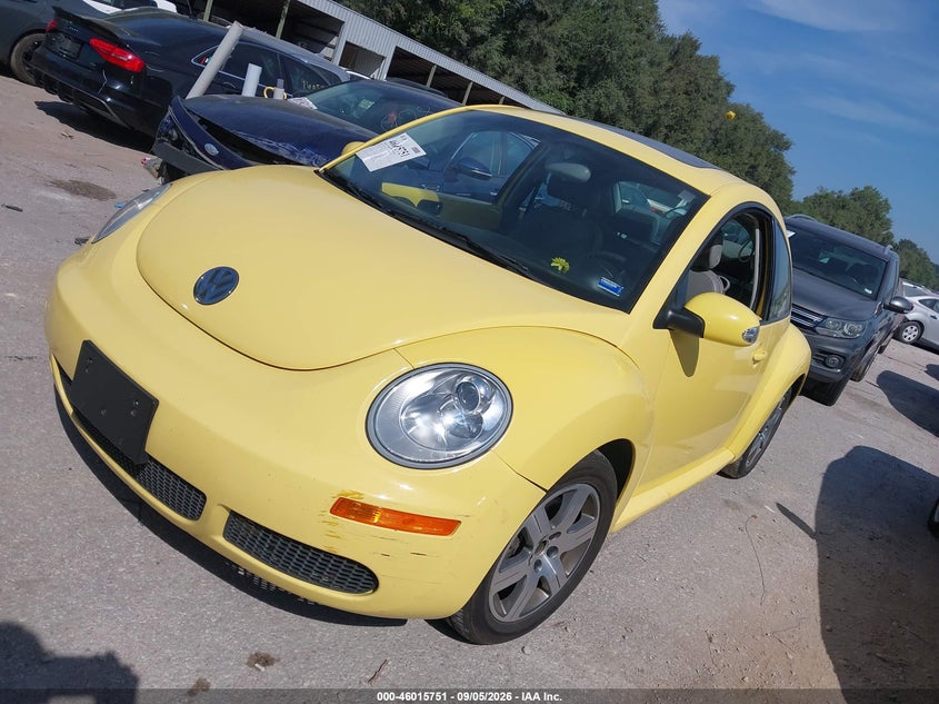2006 VOLKSWAGEN NEW BEETLE auction photo 2