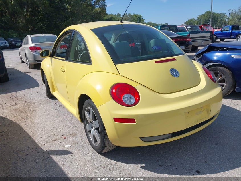 2006 VOLKSWAGEN NEW BEETLE auction photo 3