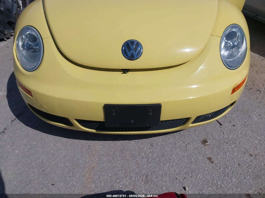 2006 VOLKSWAGEN NEW BEETLE auction photo 6