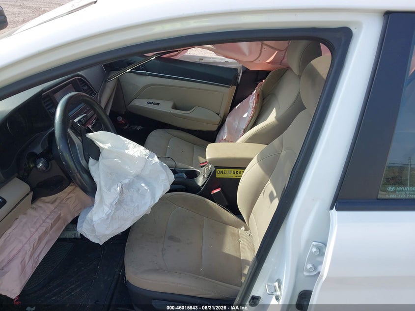 2018 HYUNDAI ELANTRA auction photo 5