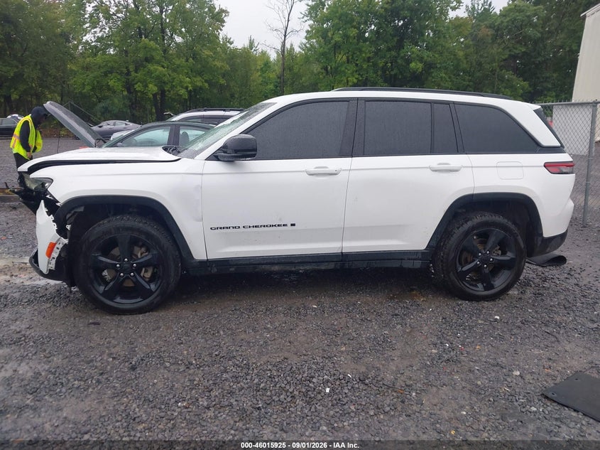 JEEP GRAND CHEROKEE - zdjęcie 14