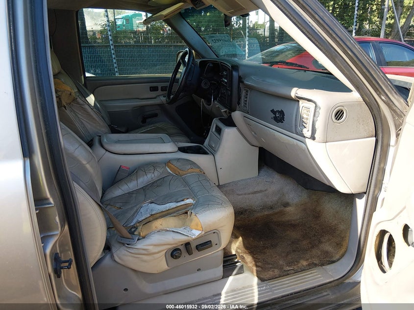 2002 CHEVROLET TAHOE auction photo 5