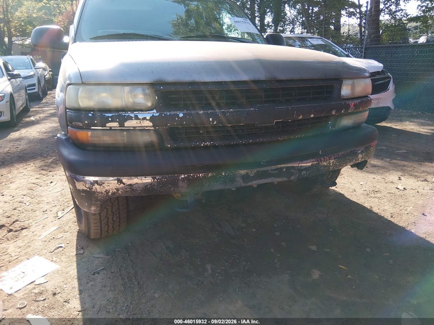 2002 CHEVROLET TAHOE auction photo 6
