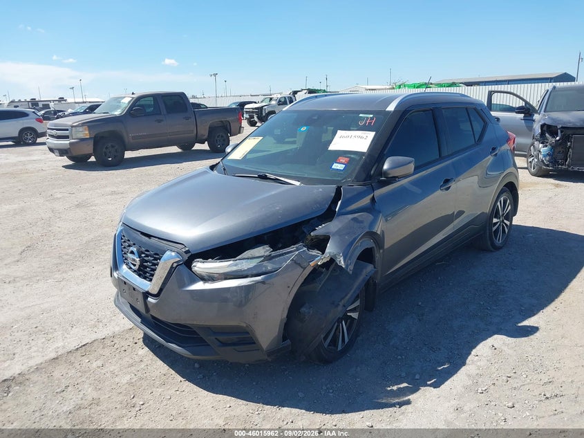 2020 Nissan Kicks Sv Xtronic Cvt, Left Front, IAAI, VIN 3N1CP5CV4LL538112 — photo 2