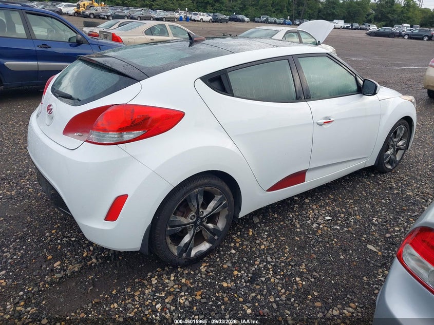 2016 HYUNDAI VELOSTER auction photo 4