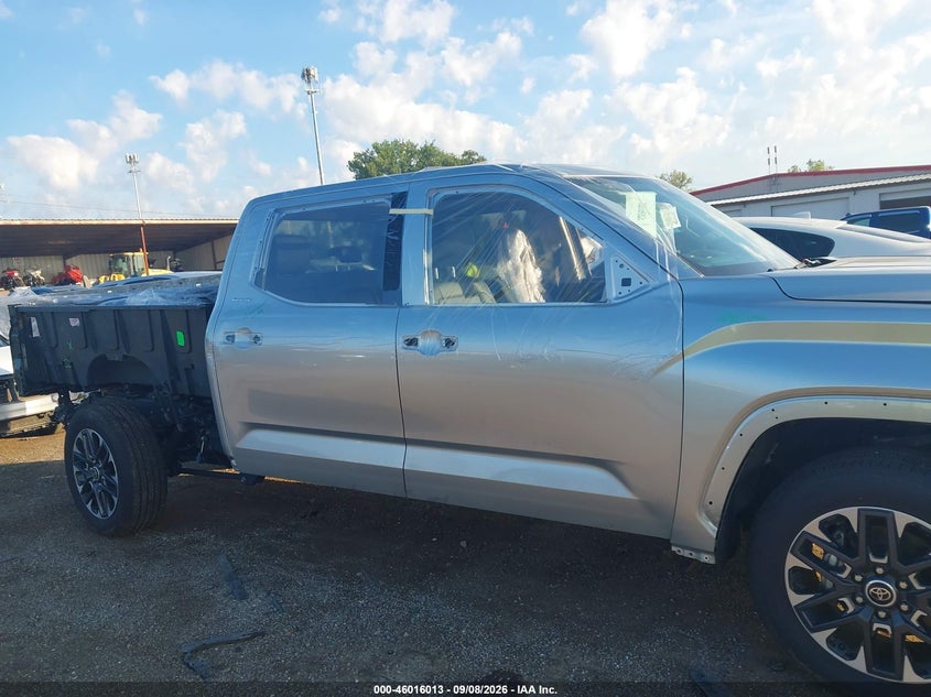 TOYOTA TUNDRA - zdjęcie 14