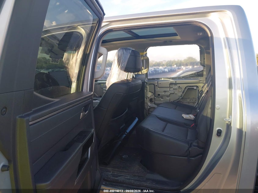 TOYOTA TUNDRA - zdjęcie 8