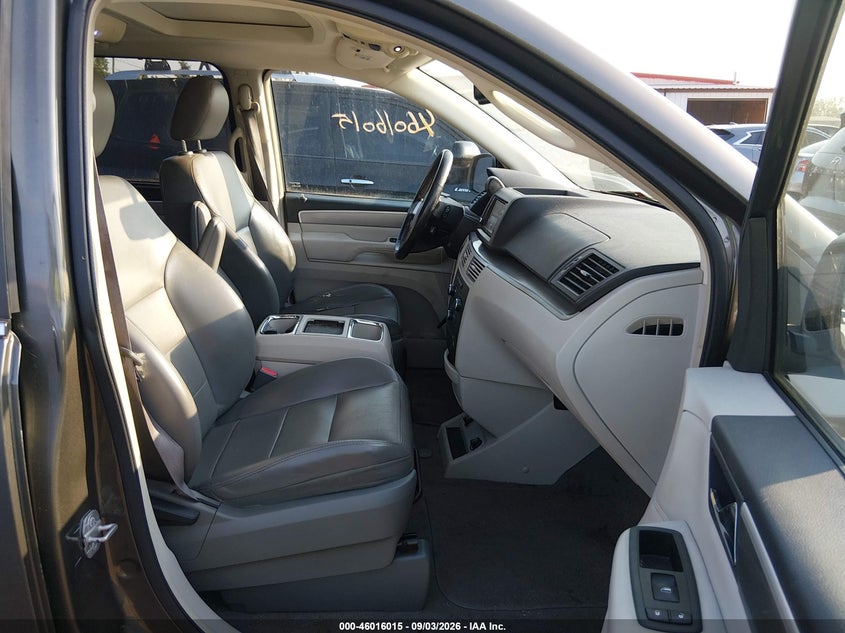 2010 VOLKSWAGEN ROUTAN auction photo 5