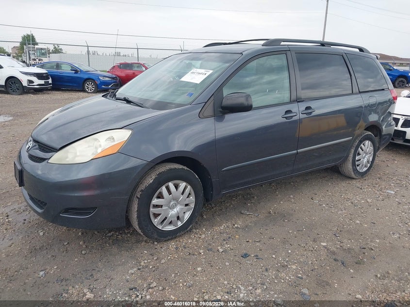 2006 TOYOTA SIENNA auction photo 2