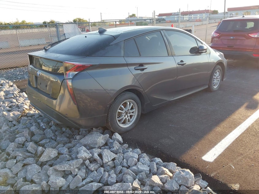 2017 TOYOTA PRIUS auction photo 4