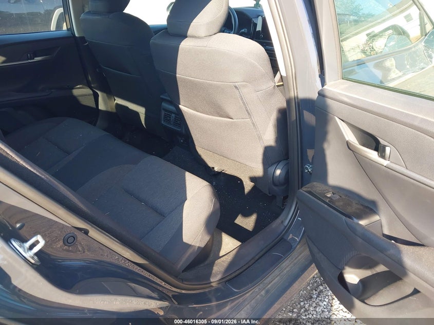 TOYOTA CAMRY - zdjęcie 8