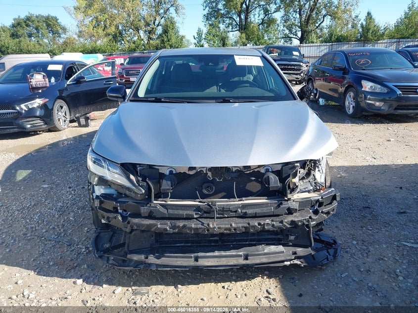 TOYOTA CAMRY - zdjęcie 13