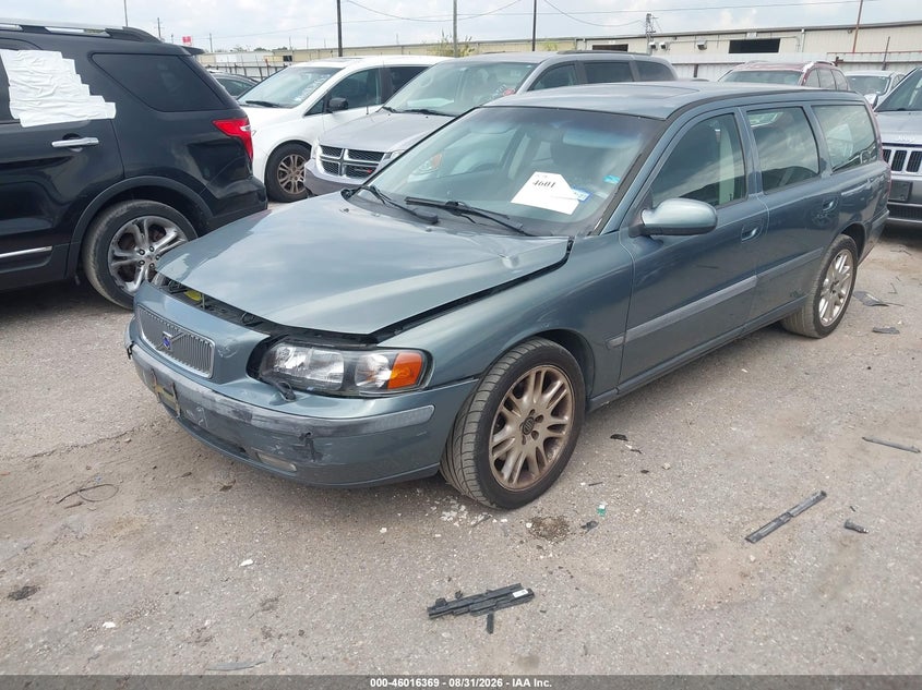 2001 VOLVO V70 auction photo 2