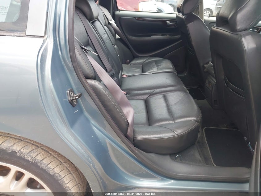 2001 VOLVO V70 auction photo 8