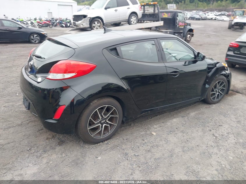 2013 HYUNDAI VELOSTER auction photo 4