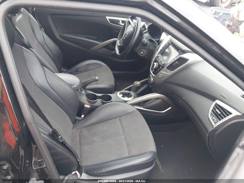 2013 HYUNDAI VELOSTER auction photo 5
