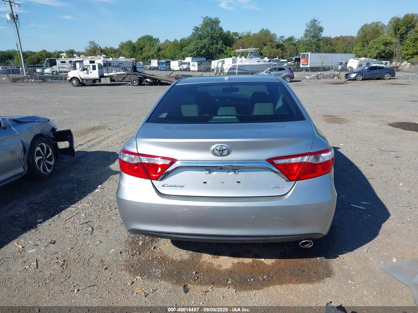 TOYOTA CAMRY - zdjęcie 17