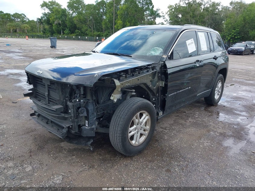2023 Jeep Grand Cherokee Laredo 4X2, Front End, IAAI, VIN 1C4RJGAG2PC534702 — photo 2