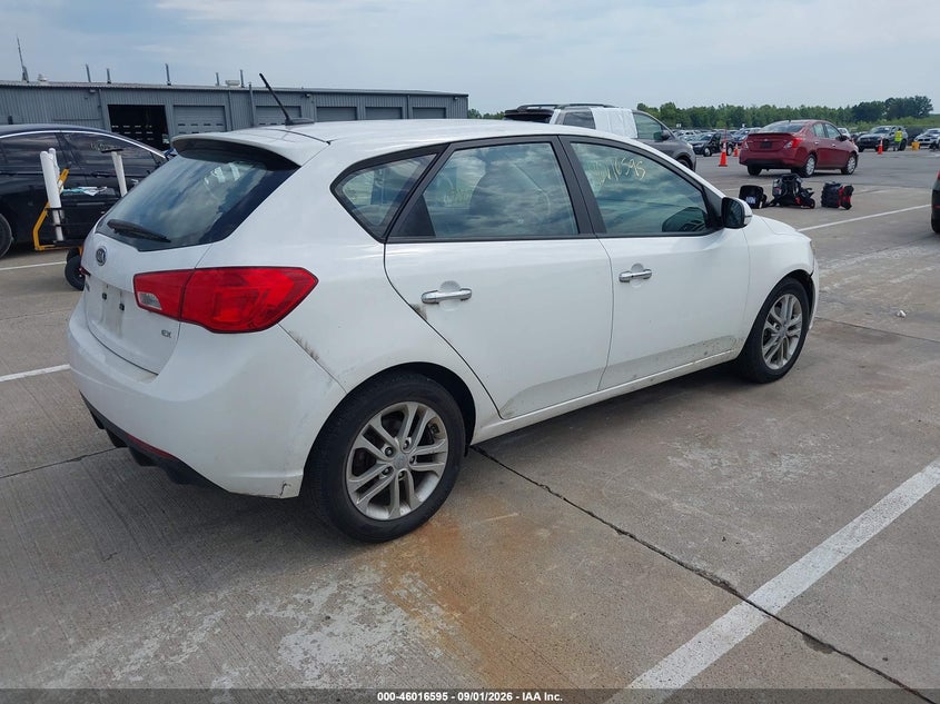 2011 KIA FORTE auction photo 4