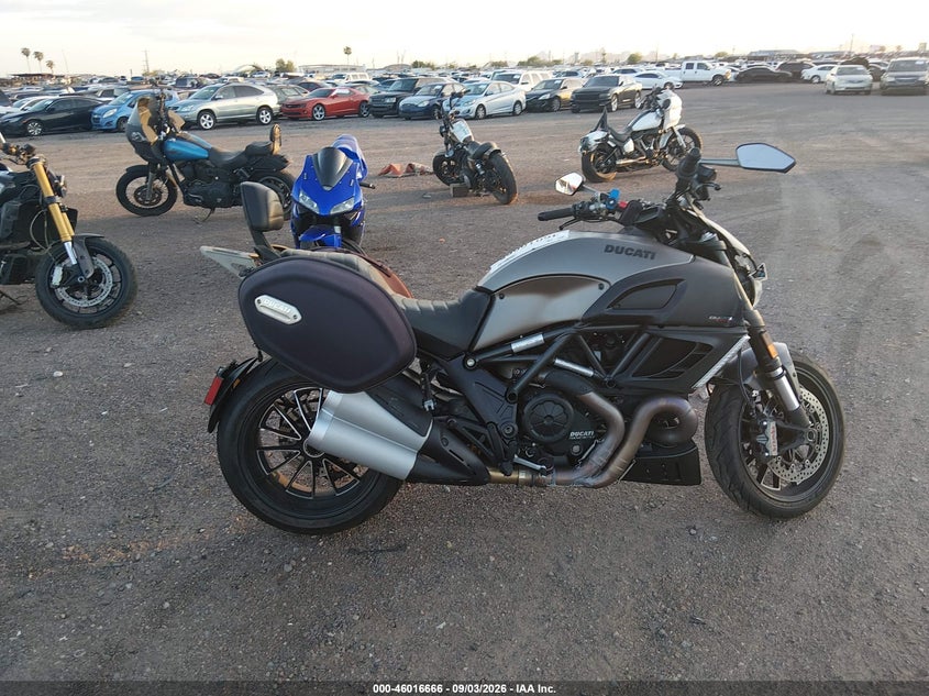 DUCATI DIAVEL 2014