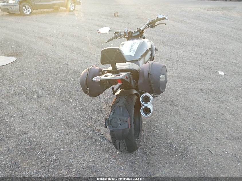 DUCATI DIAVEL 2014