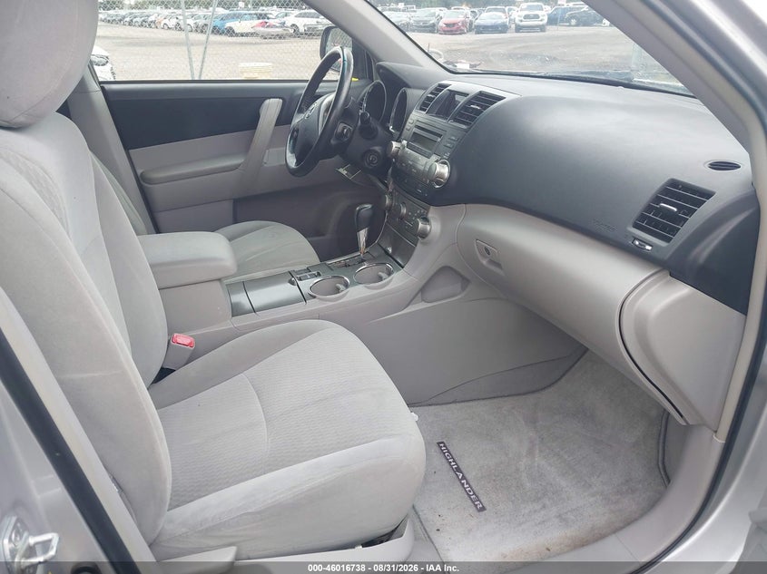 2010 TOYOTA HIGHLANDER auction photo 5