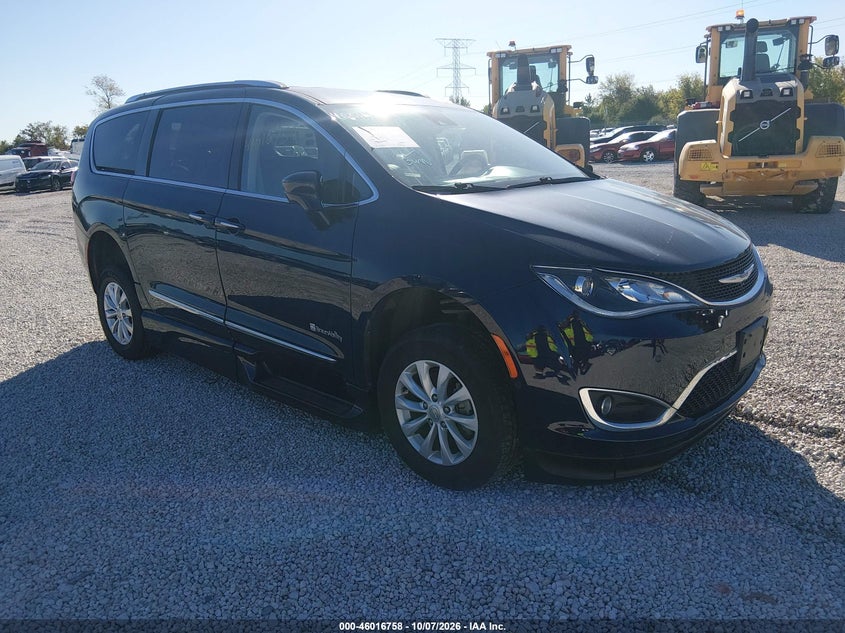 Vin: 2c4rc1eg9jr255361, lot: 46516149, chrysler pacifica touring l plus 2018 img_1