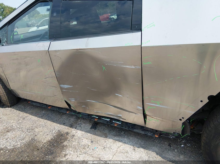 TESLA CYBERTRUCK - zdjęcie 20