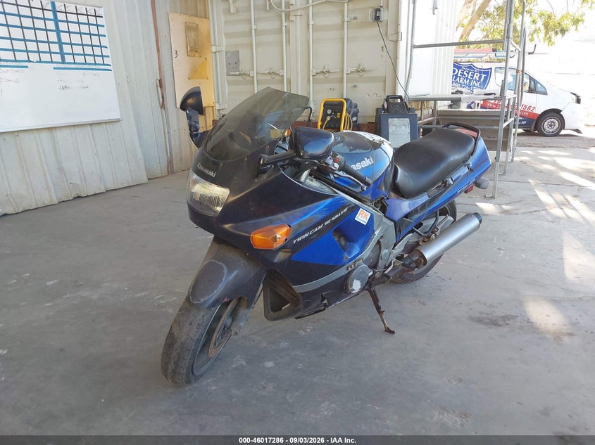 1990 KAWASAKI ZX600 auction photo 2