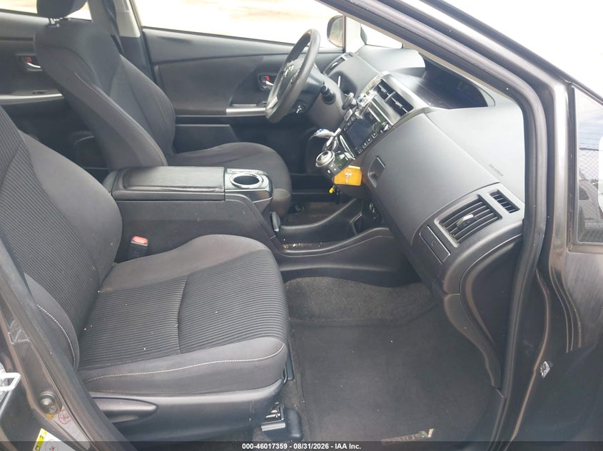 2015 TOYOTA PRIUS V auction photo 5