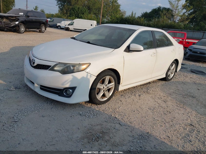 2014 TOYOTA CAMRY auction photo 2