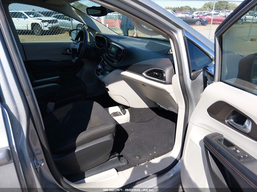 2017 CHRYSLER PACIFICA LX · Фото 5