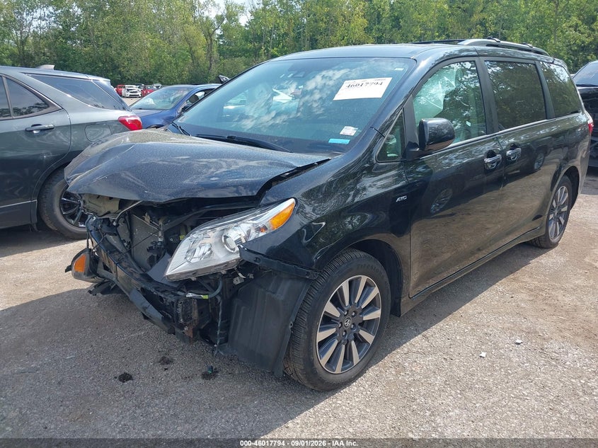 TOYOTA SIENNA - zdjęcie 2