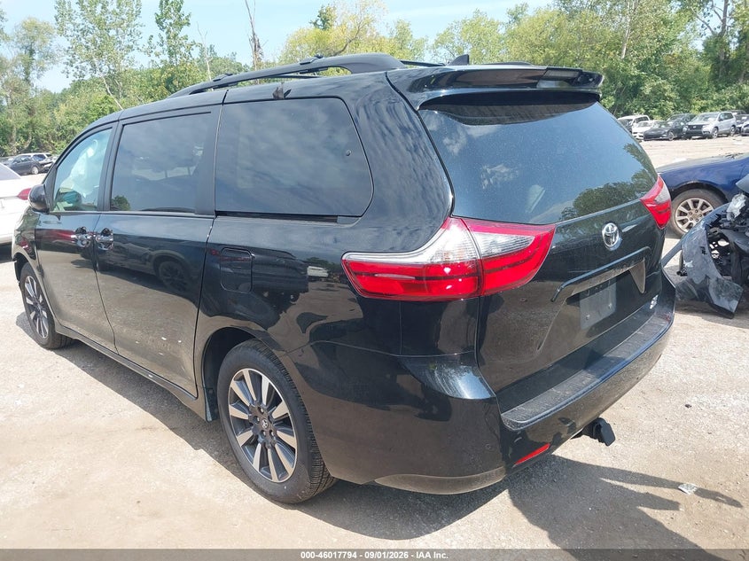 TOYOTA SIENNA - zdjęcie 3