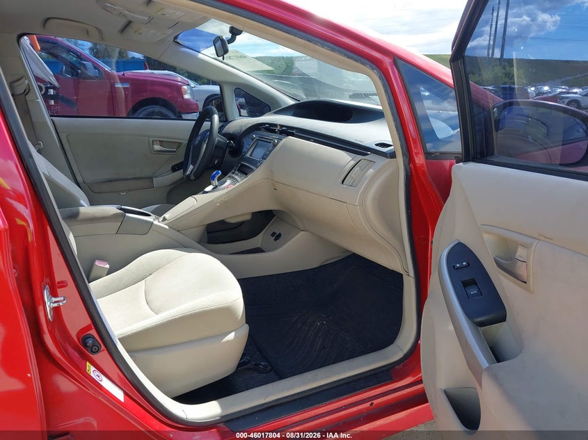 2013 TOYOTA PRIUS auction photo 5