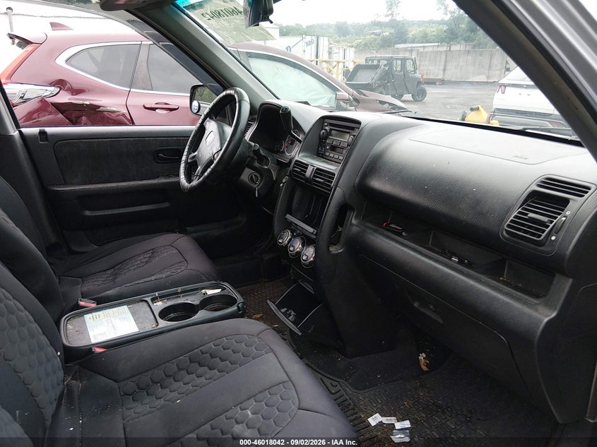 2004 HONDA CR-V auction photo 5