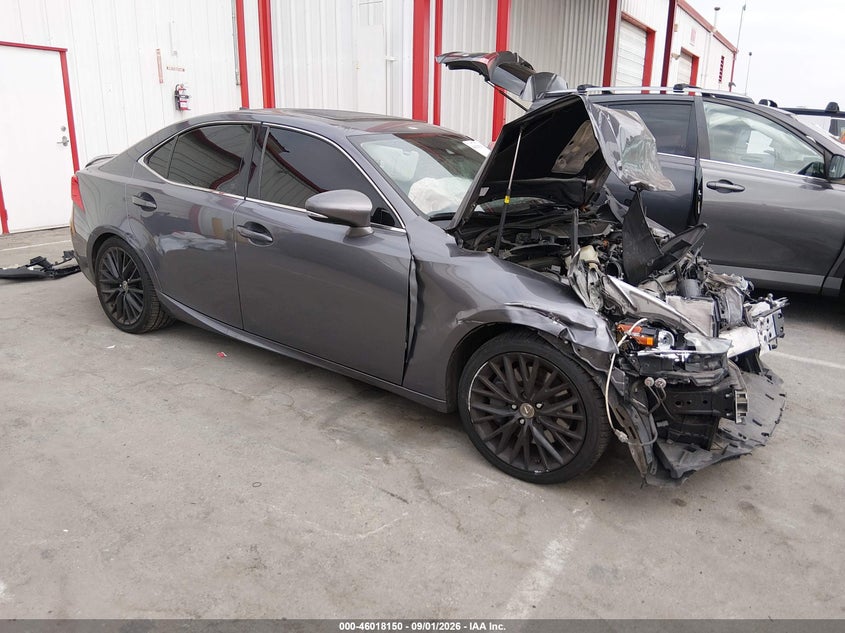 LEXUS IS 200T - zdjęcie 1