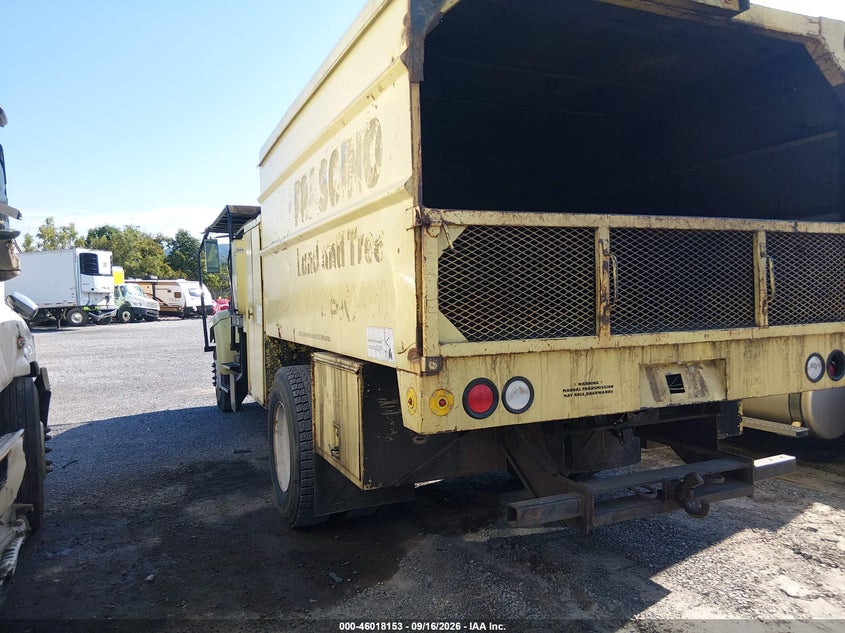 1997 INTERNATIONAL 4000 auction photo 3