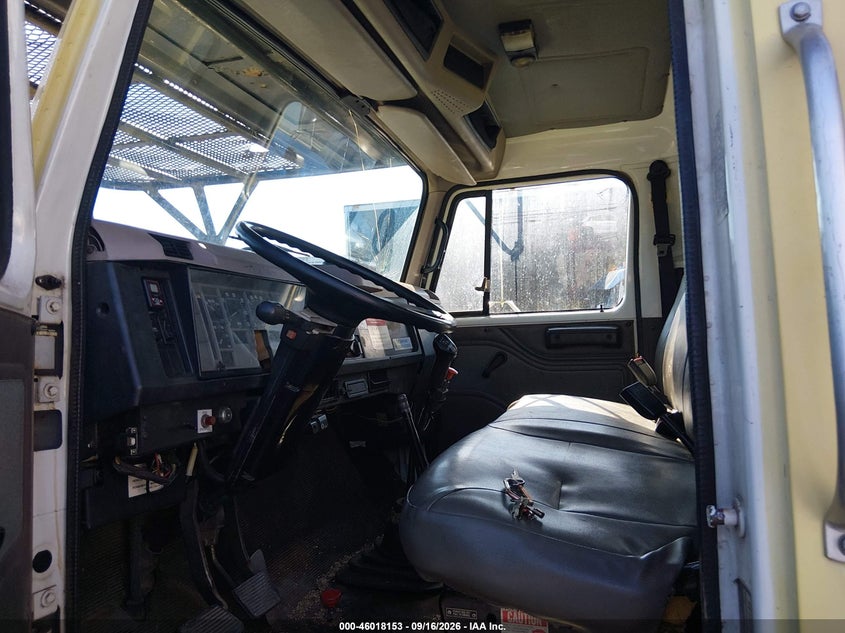 1997 INTERNATIONAL 4000 auction photo 6