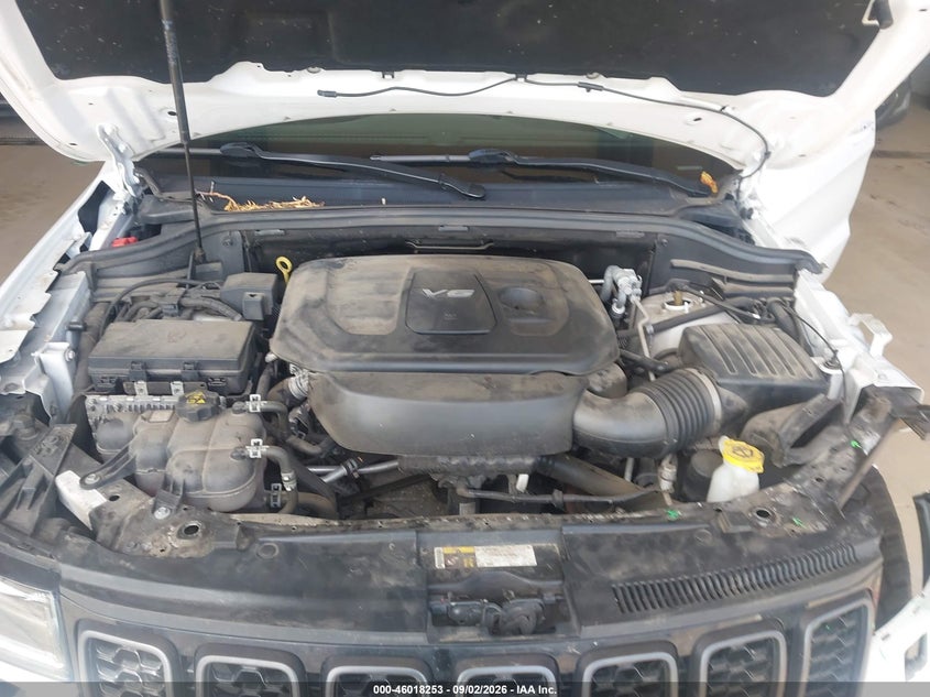 JEEP GRAND CHEROKEE - zdjęcie 10