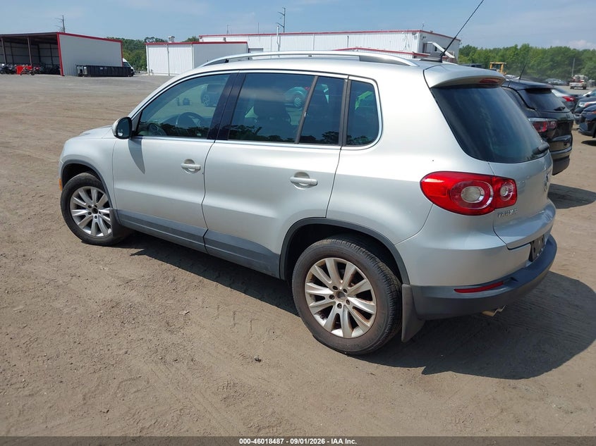 2009 VOLKSWAGEN TIGUAN auction photo 3