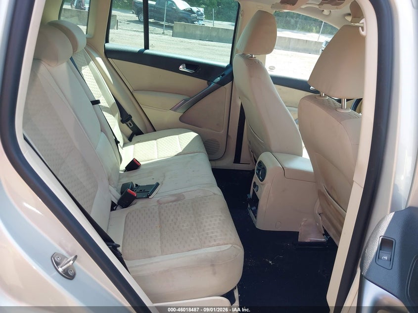2009 VOLKSWAGEN TIGUAN auction photo 8