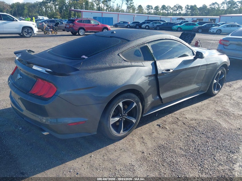 FORD MUSTANG - zdjęcie 4