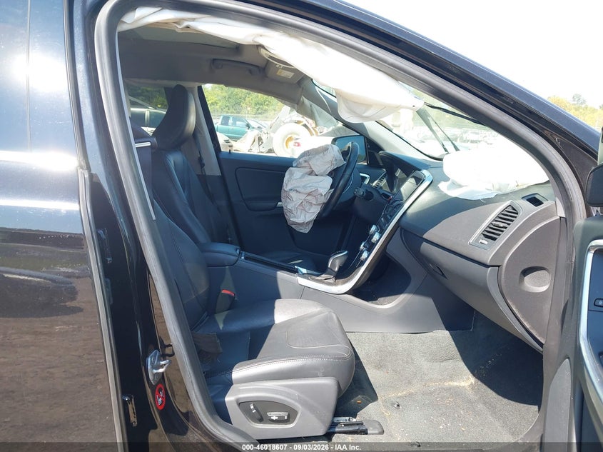VOLVO XC60 - zdjęcie 5